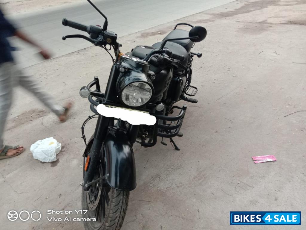 Royal Enfield Classic Stealth Black