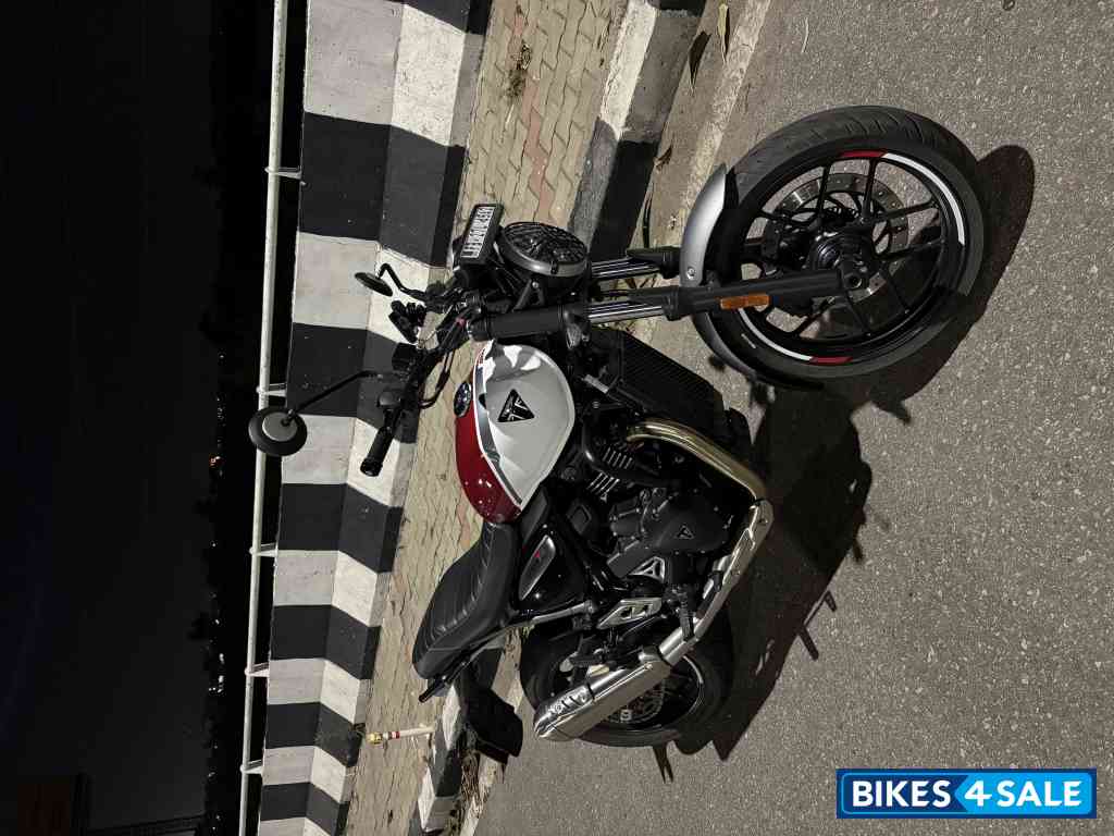 Triumph Speed T4