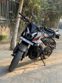 Black Bajaj Pulsar NS400Z