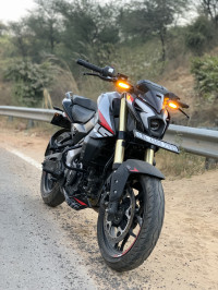 Black Bajaj Pulsar NS400Z