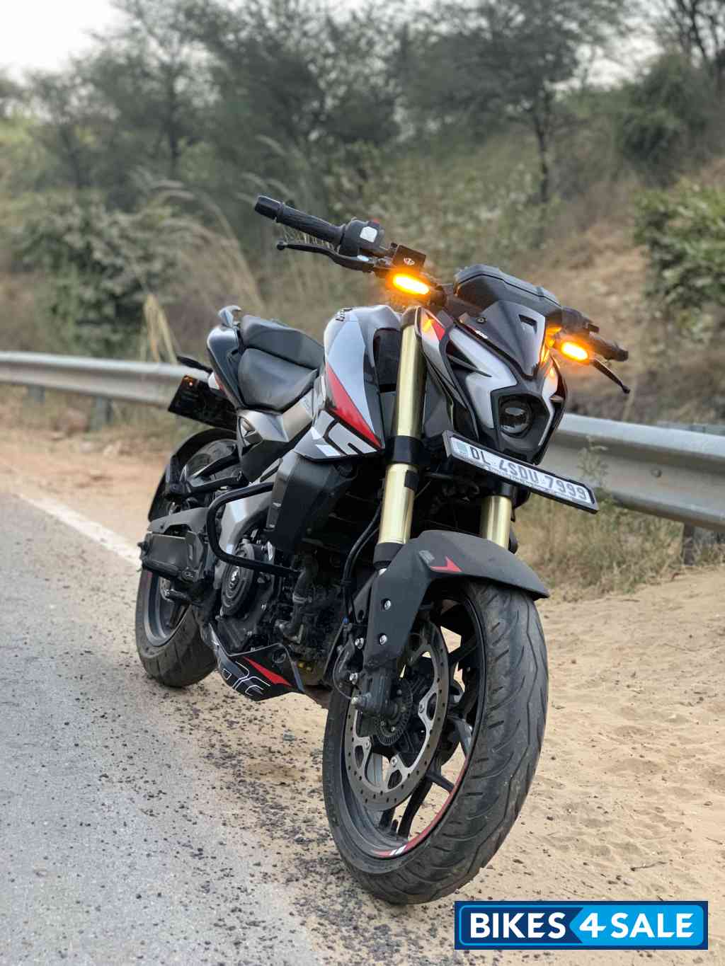 Black Bajaj Pulsar NS400Z Black Bajaj Pulsar NS400Z
