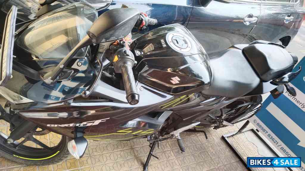 Black Neon Suzuki Gixxer SF