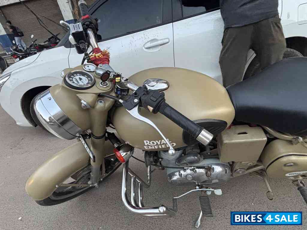 Desert Storm Royal Enfield Classic Desert Storm