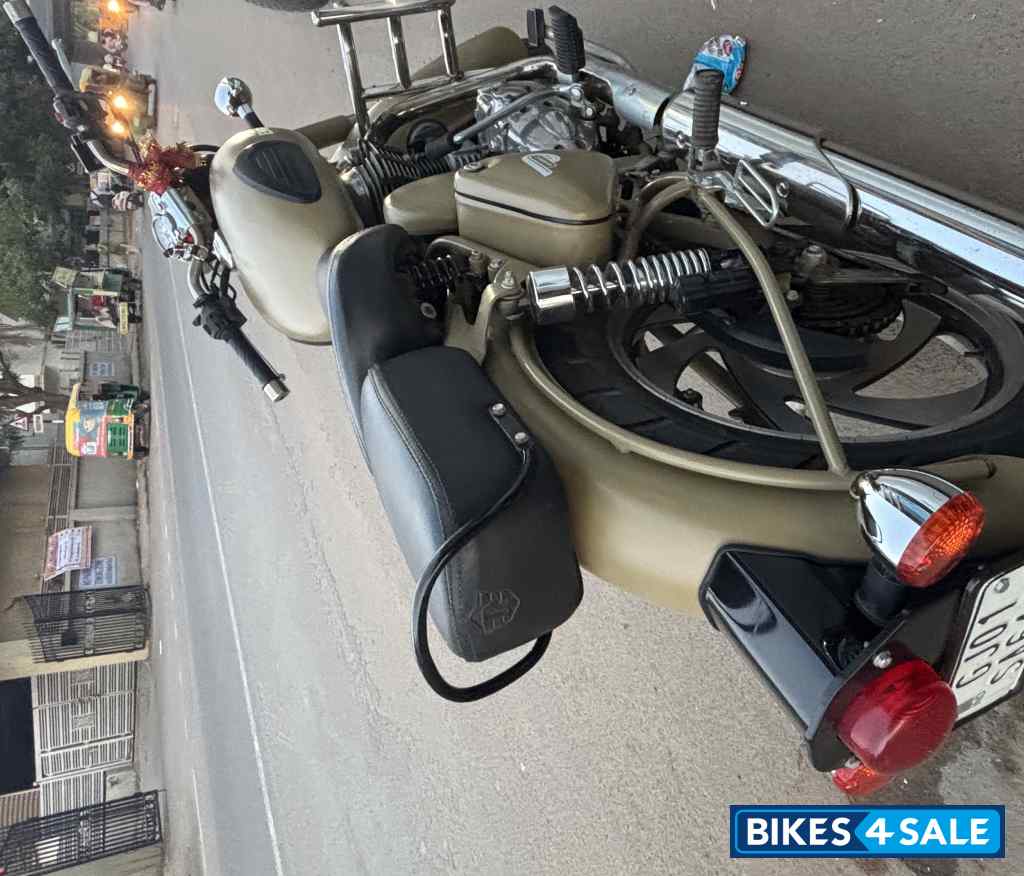 Desert Storm Royal Enfield Classic Desert Storm