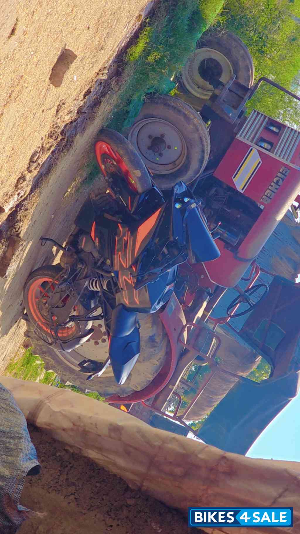 Red Or Black KTM RC 200