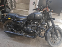 Yezdi Roadster Dark 2022 Model