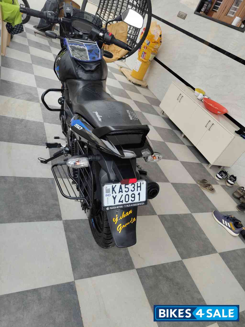 Black And Blue Bajaj Pulsar P150 Single Disc Single Seat