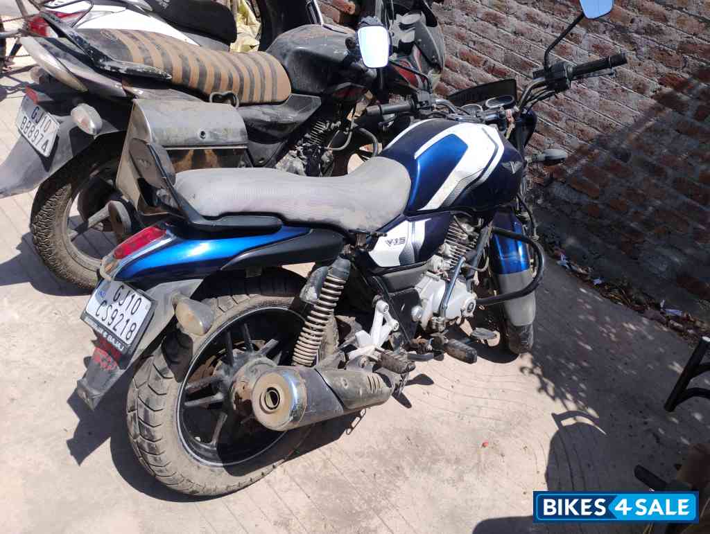 Blue Bajaj V15