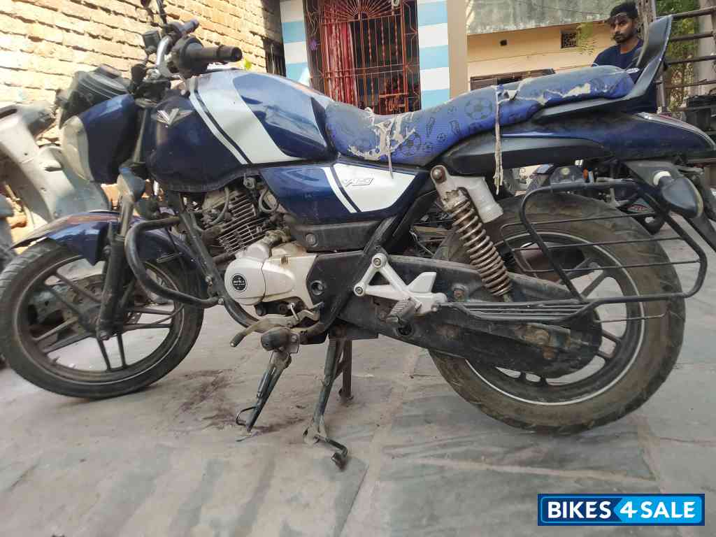 Bajaj V15