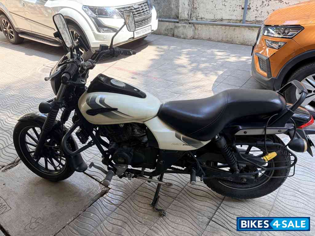 Bajaj Avenger Street 220