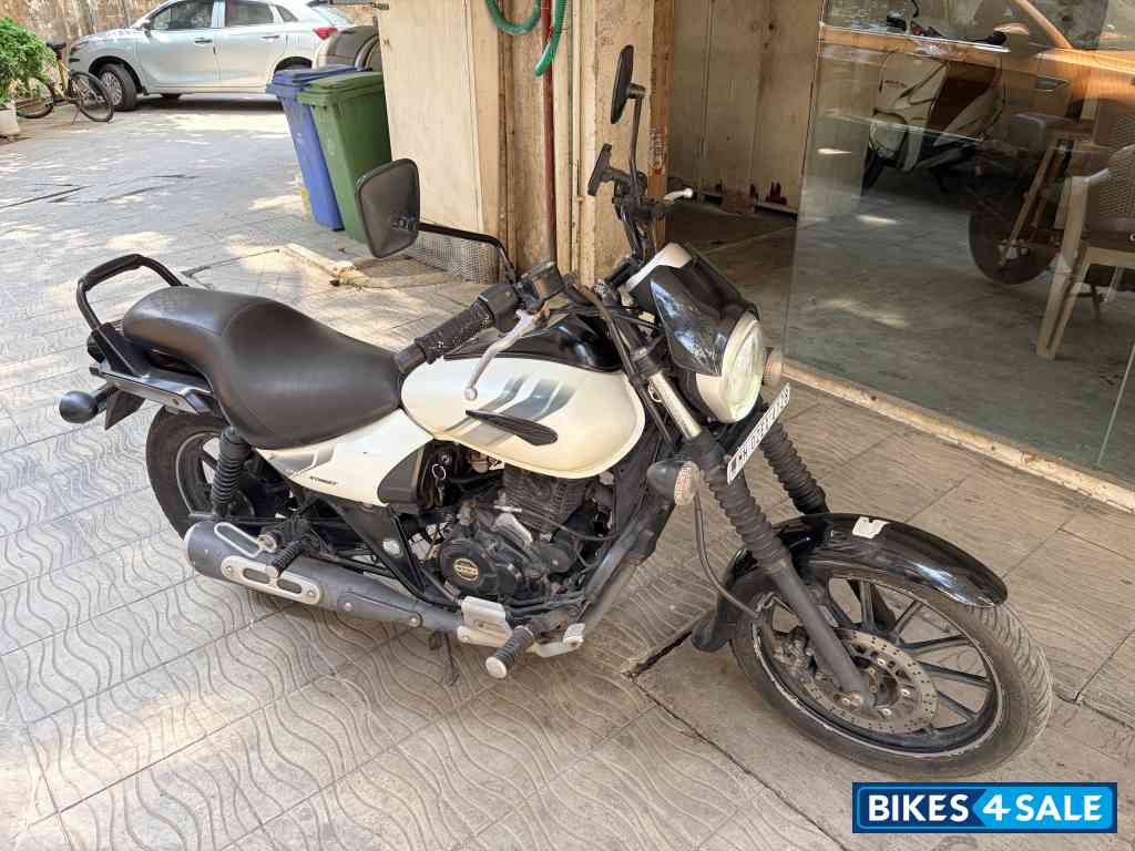 Bajaj Avenger Street 220