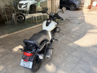 Bajaj Avenger Street 220