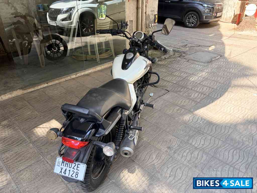 Bajaj Avenger Street 220
