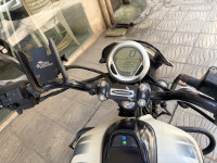 Bajaj Avenger Street 220