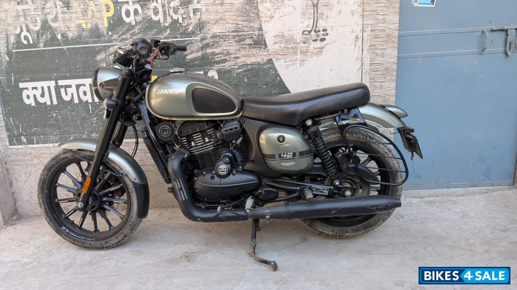 Jawa 42 Dual Channel ABS Cosmic Carbon