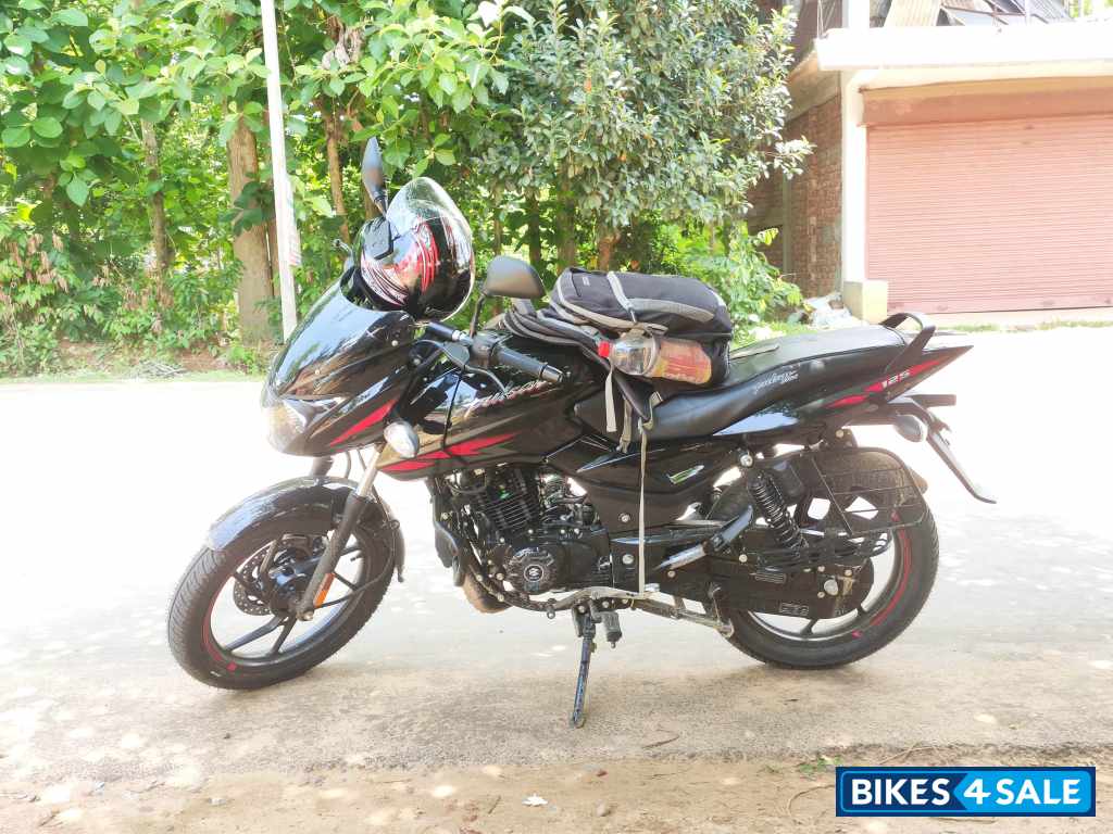 Bajaj Pulsar 125 Neon BS6