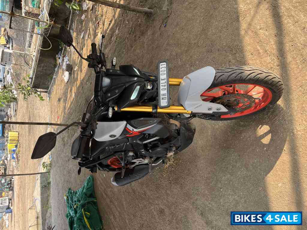 Mat Light Gray Metal Yamaha MT-15 BS6