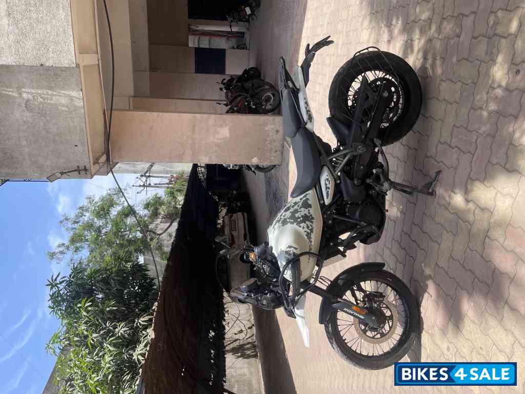 Kamet White Royal Enfield Himalayan 450