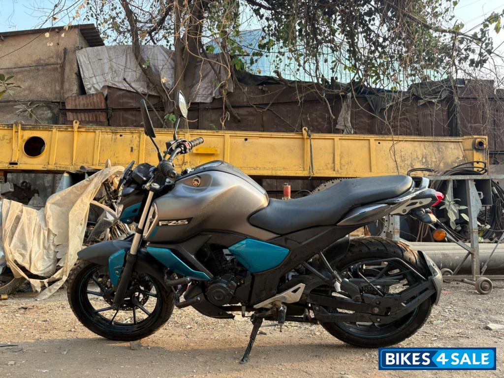 Cyan Blue Yamaha FZ-S FI V3