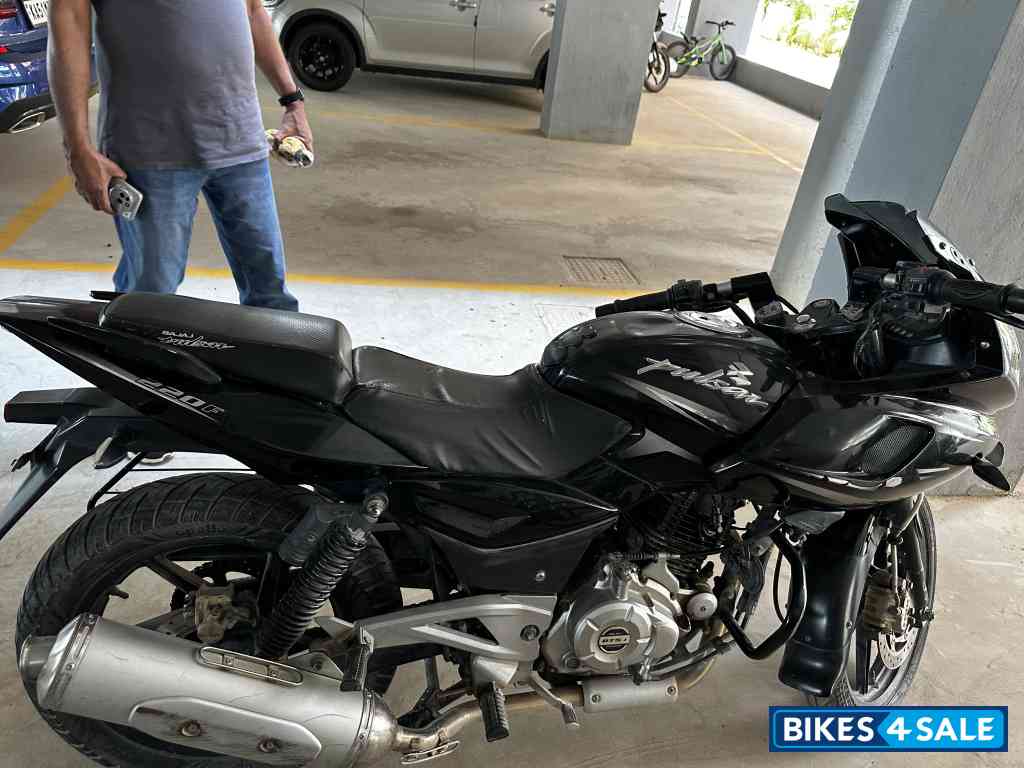 Bajaj Pulsar 220 DTSFi