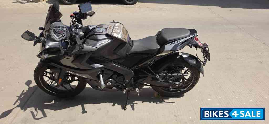 Bajaj Pulsar RS 200 BS6