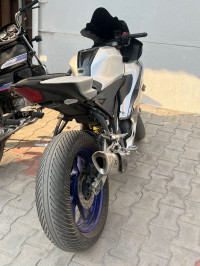 Yamaha R15 V4