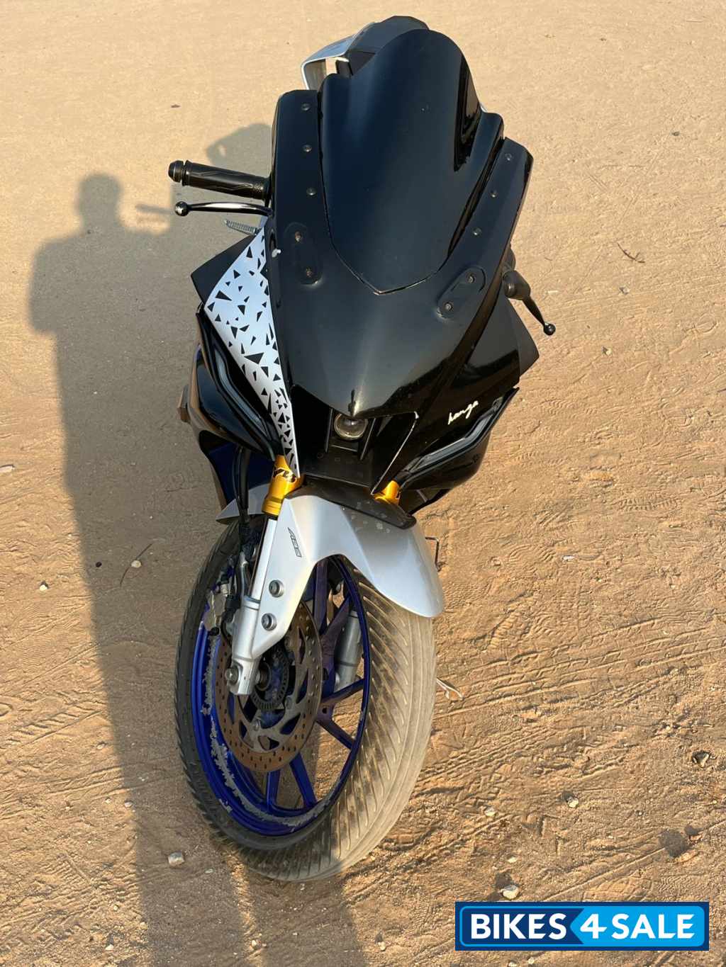 Yamaha R15 V4