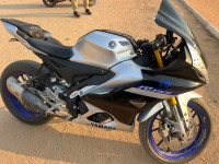 Yamaha R15 V4