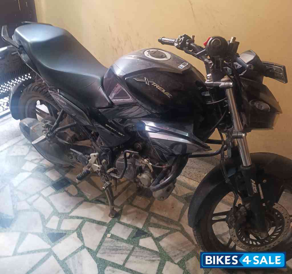 Black Hero Xtreme 125R