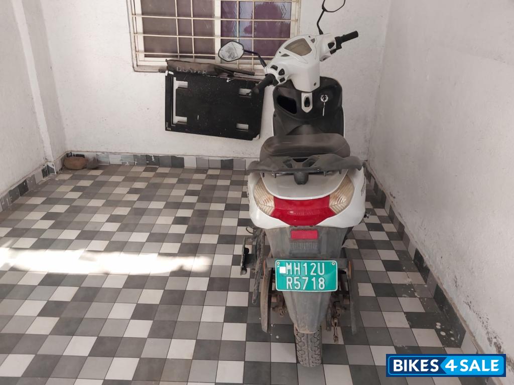 White Ampere Magnus Ex