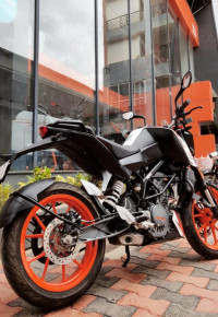 KTM Duke 125