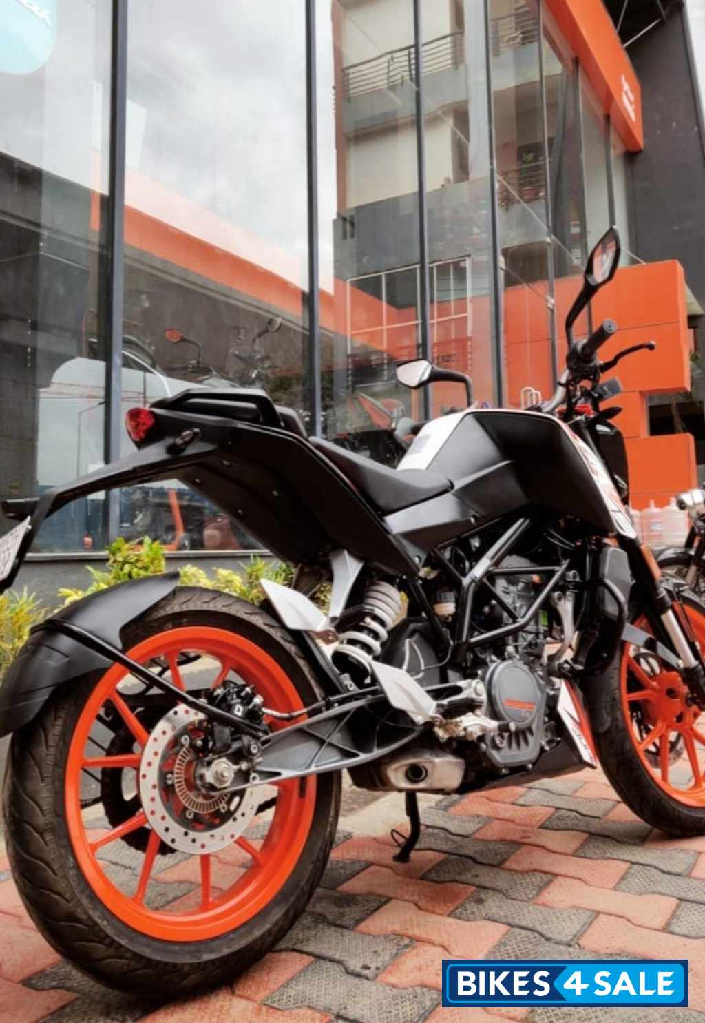 KTM Duke 125
