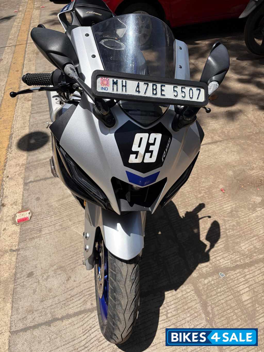 White Matallic C Yamaha R15M