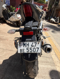 White Matallic C Yamaha R15M