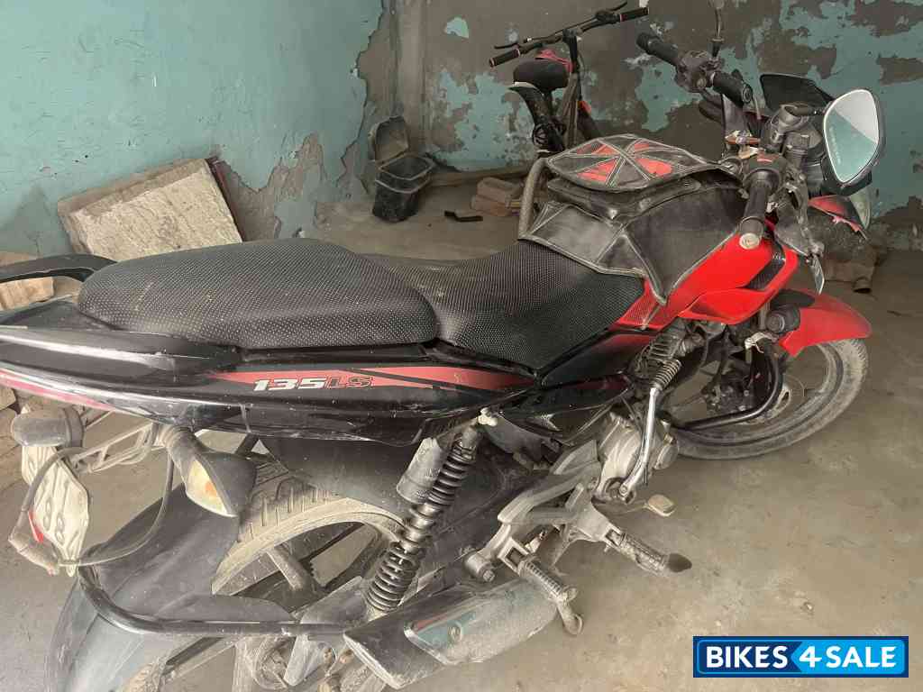 Bajaj Pulsar 135LS