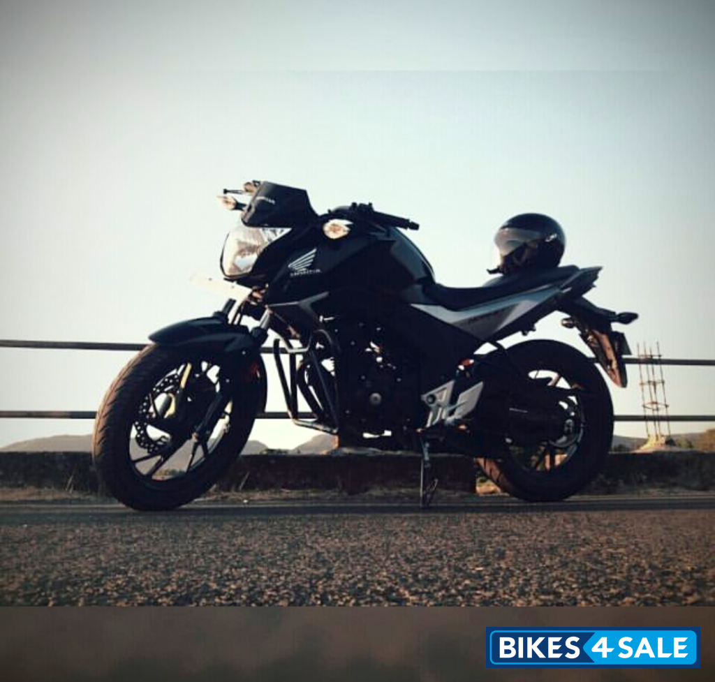 Honda CB Hornet 160R