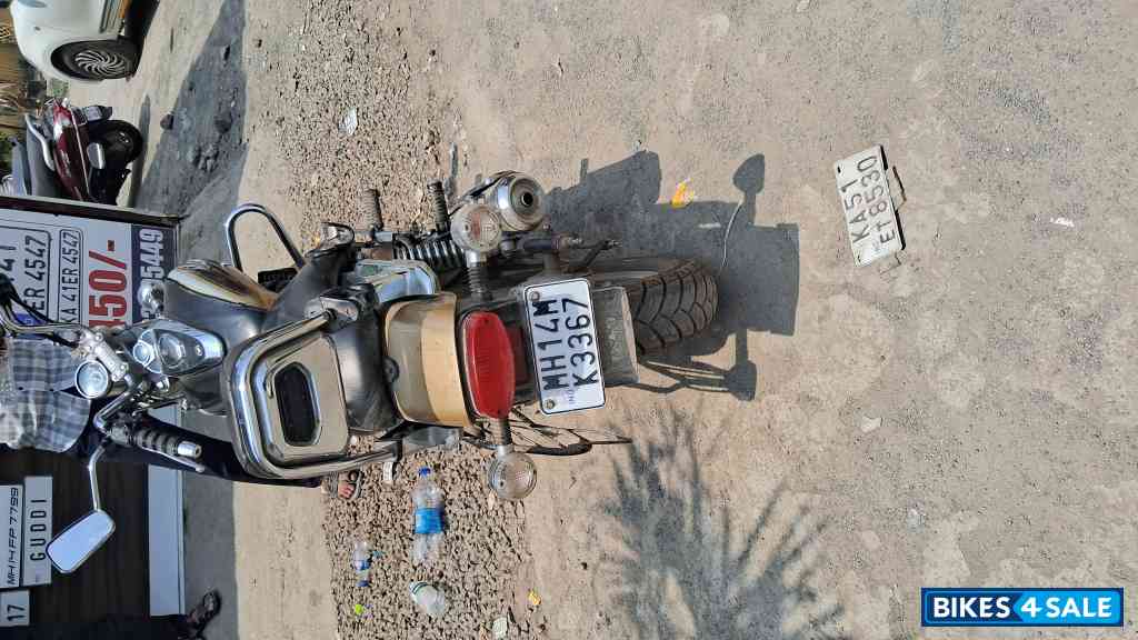 Gold Bajaj Avenger Cruise 220