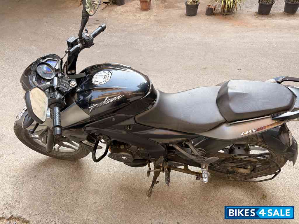 Black Bajaj Pulsar 200 NS ABS