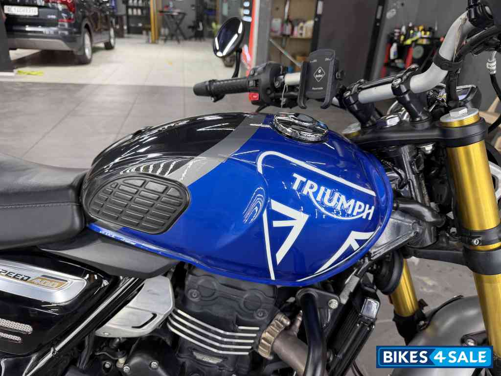 Caspian Blue Triumph Speed 400