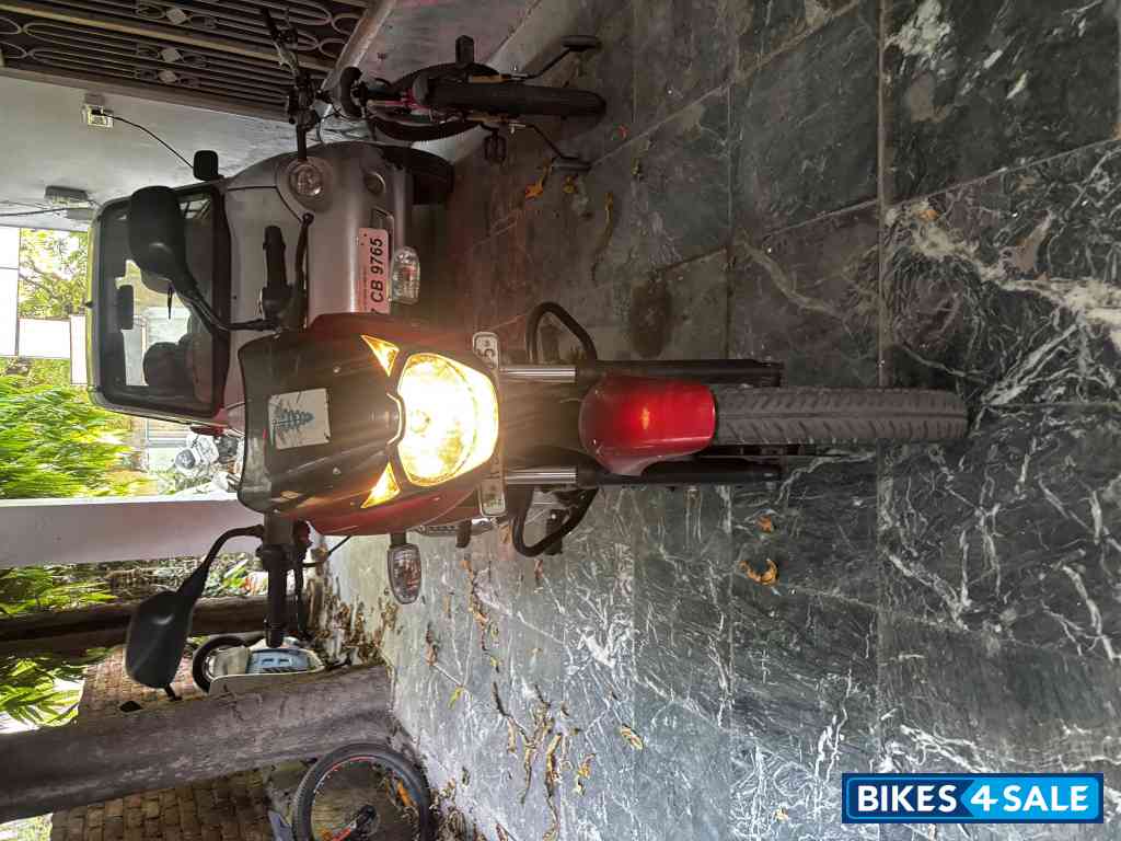 Red Bajaj Pulsar 125