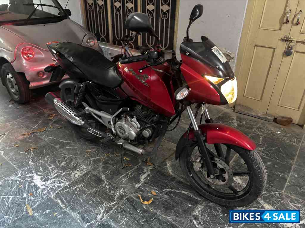 Red Bajaj Pulsar 125