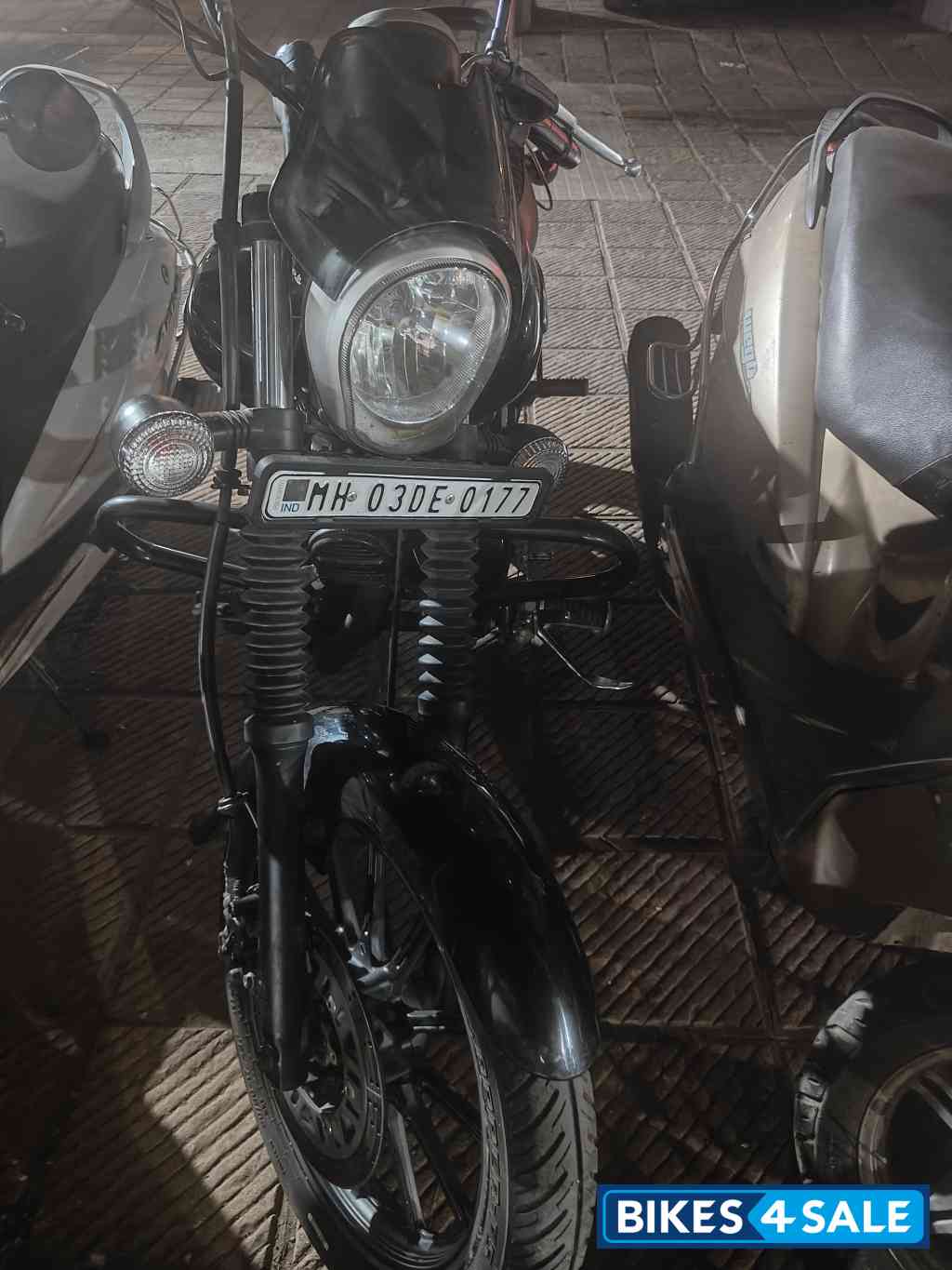 Bajaj Avenger Street 180