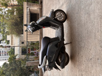 Grey Honda Aviator