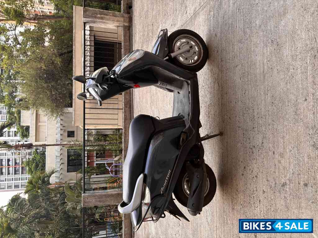 Grey Honda Aviator Grey Honda Aviator