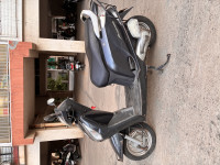 Grey Honda Aviator