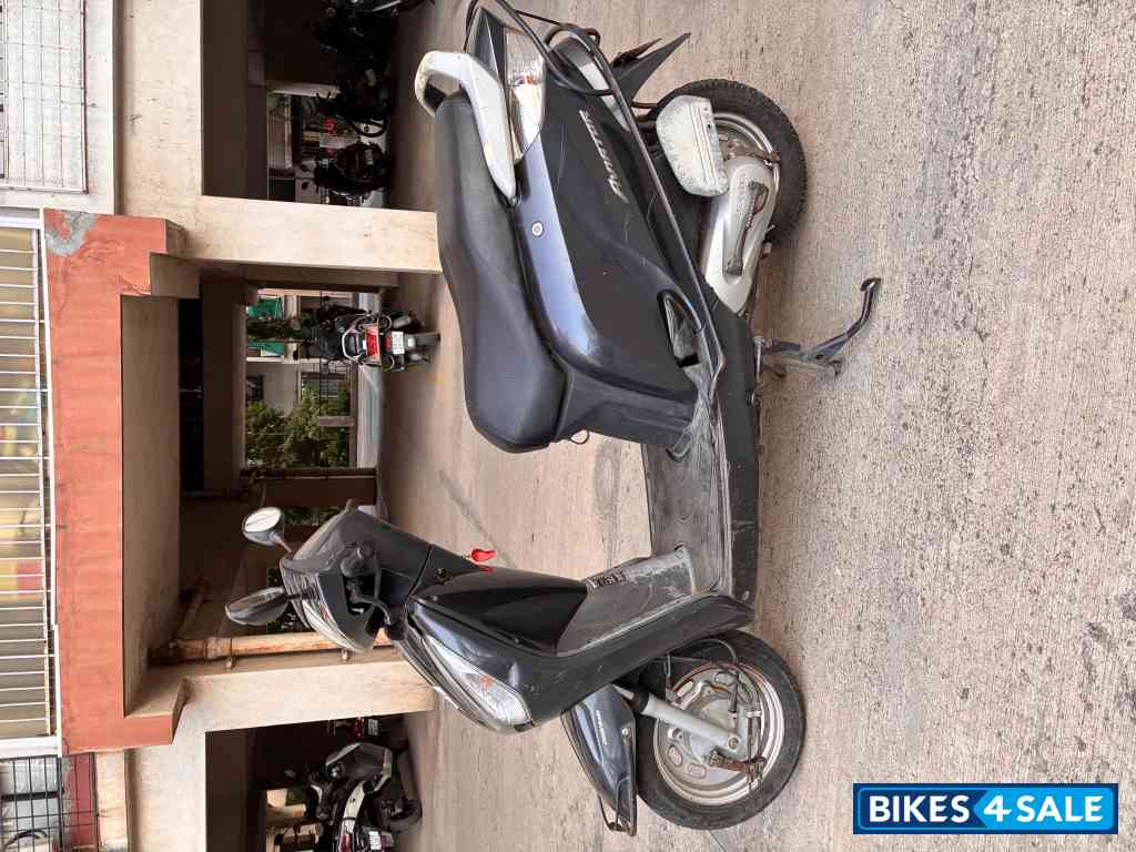 Grey Honda Aviator Grey Honda Aviator