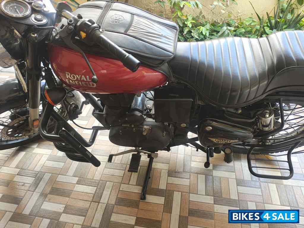 Red Royal Enfield Bullet 350