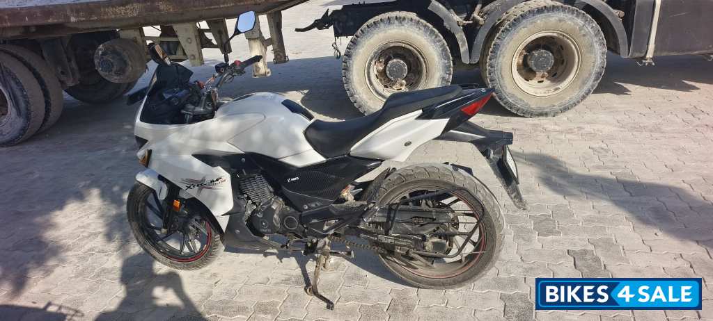 White Hero Xtreme 200S