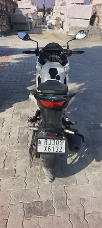 White Hero Xtreme 200S