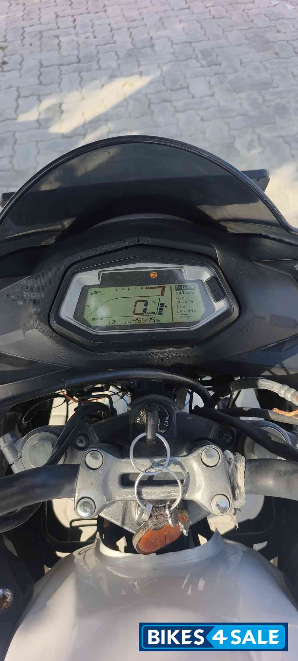 White Hero Xtreme 200S